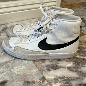 nike blazers size 7Y